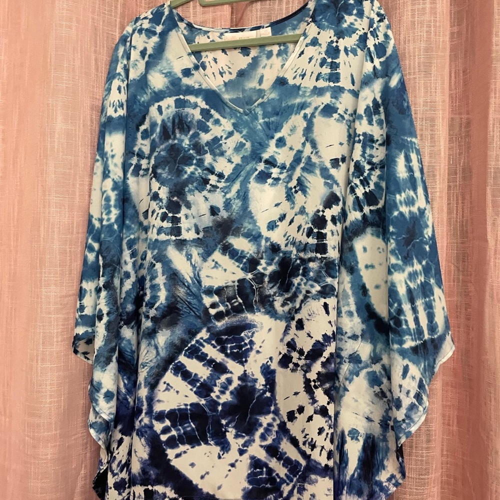 Belle by Kim Gravel Blue and White Tie-Dye V-Neck Poncho Top